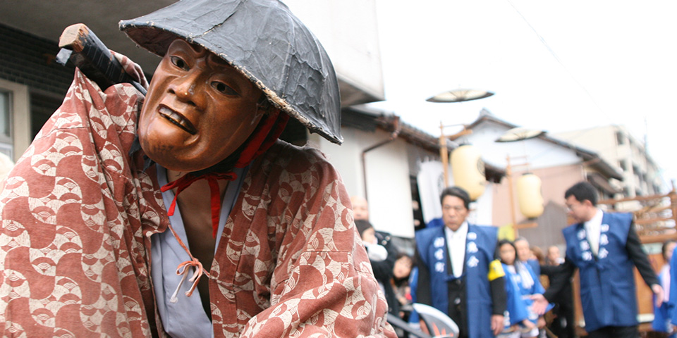 鬼行列の名物「ひょろつき鬼」